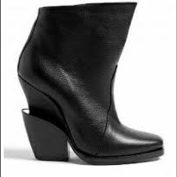 Theyskens’ Theory Black Leather Heel Boots 38 - Picture 5 of 6